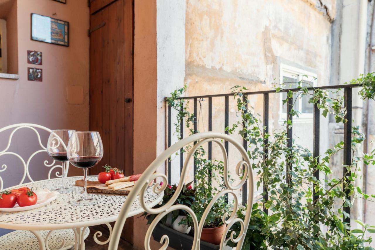 Domus Quiritum Charming, Appartamento D'Epoca A Campo De' Fiori Rom Exteriör bild